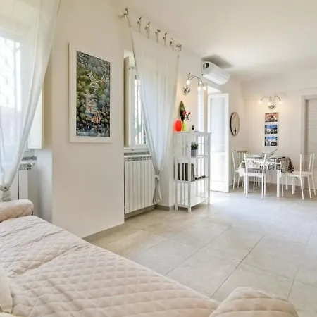 Apartment La Pergola Di Elisa On Hills - Happy Stresa